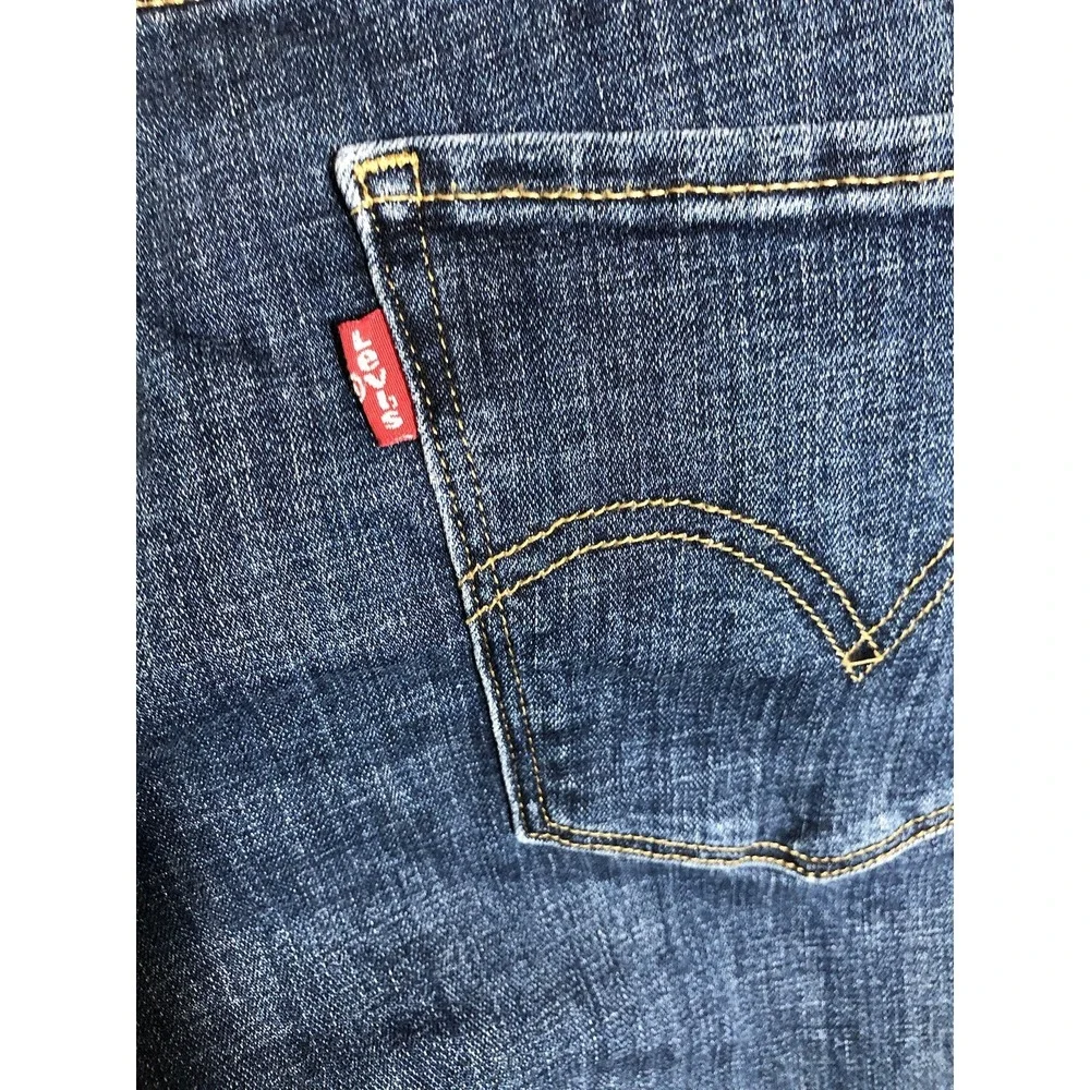 Levis Jeans Womens 18W Blue Medium Wash Classic Boot Cut Western Casual